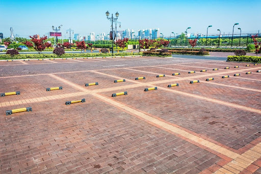 Advantages of Parking Lot Pavement for Businesses
